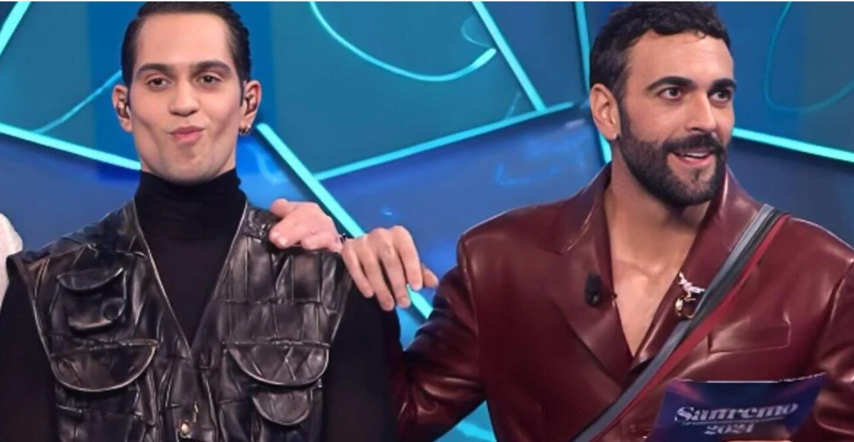 “Mahmood e Mengoni gay dichiarati” – L’outing lo fa D’Agostino in diretta tv: e scoppia la polemica