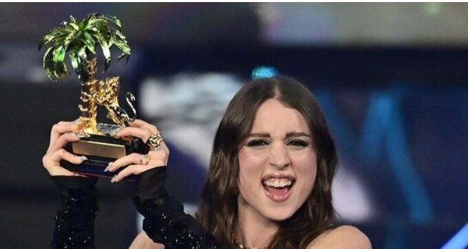 Angelina Mango trionfa al Festival di Sanremo – Si chiude l’era Amadeus-Fiorello: ecco tutti i premi