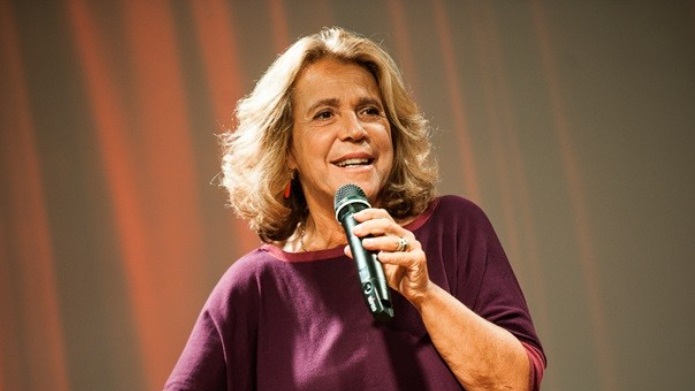 Vergogna a Milano: aggredita in strada anche la regista 75enne Andrée Ruth Shammah: “Vicino al Duomo, ho avuto paura”