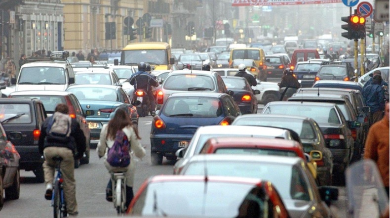 “Milano come Delhi” – Parla il fisico del Cnr: “Ridurre subito le emissioni”
