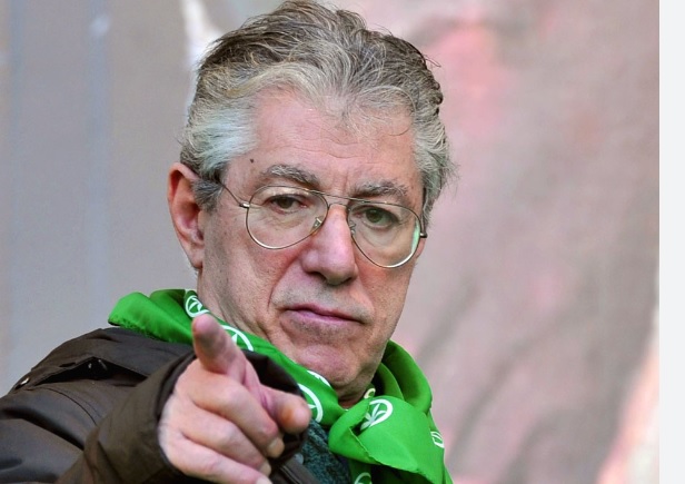 Il figlio di Bossi prende il Reddito di cittadinanza –  Indagato per truffa