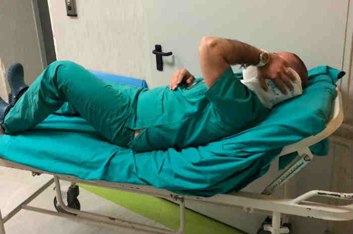 Milano – Caos e follia all’ospedale: aggredisce l’ex compagna con un coltello. Ferite 3 persone (arrivate per difenderla)