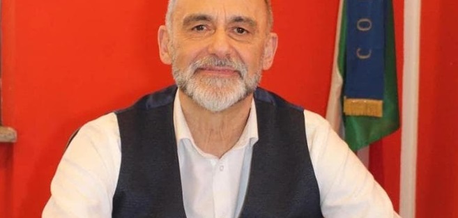 Orrore in Lombardia – Sindaco trovato impiccato in Municipio: città sotto choc