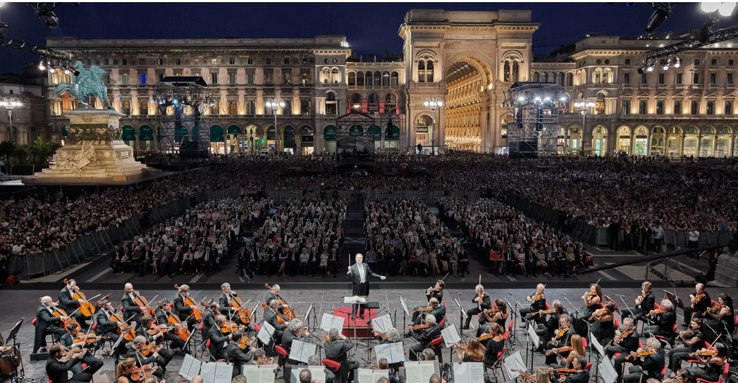 In piazza Duomo un grande evento – Musiche dei film con la Fisarmonica della Scala. Concerto gratuito INFO