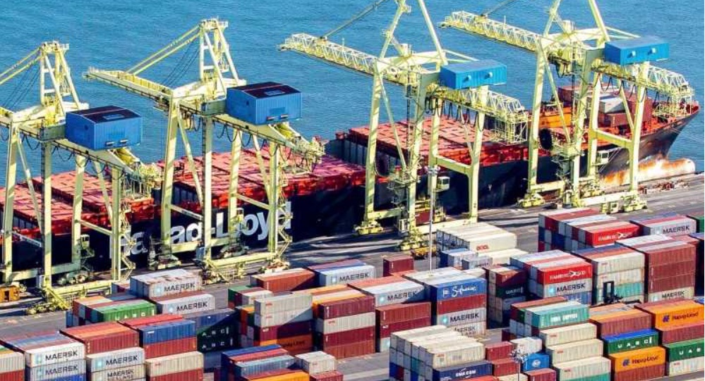 Scioperi a raffica nei porti e nelle ferrovie di Usa, India e Canada. “Si rischia il caos globale?” Cosa sta succedendo