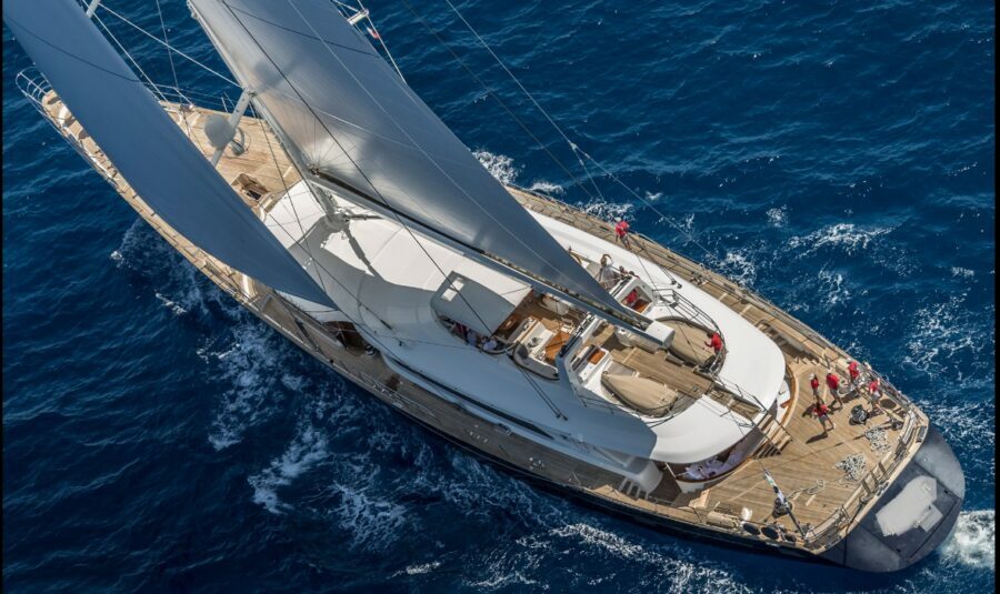 Il mistero del naufragio del veliero a Palermo- Dall’albero intatto alla “maledizione” della società del “Bill Gates” britannico: le indagini continuano