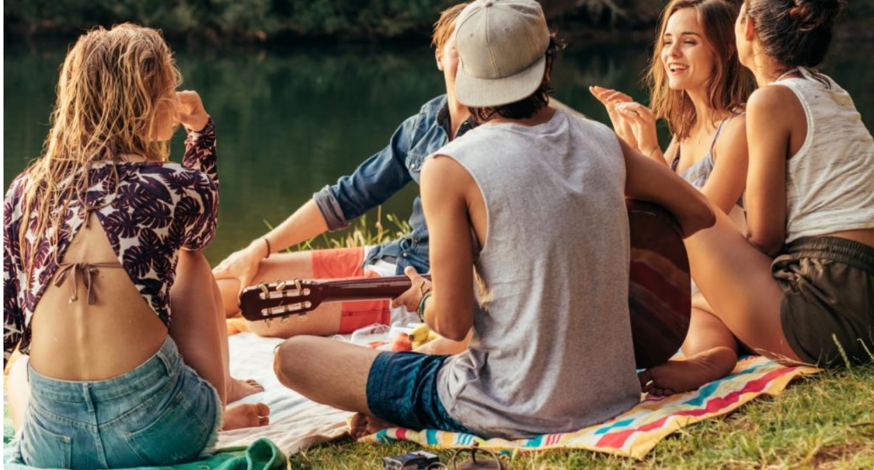 A New York i ragazzi dicono addio alla tecnologia: “No smartphone e social, portano depressione: vogliamo la realtà”