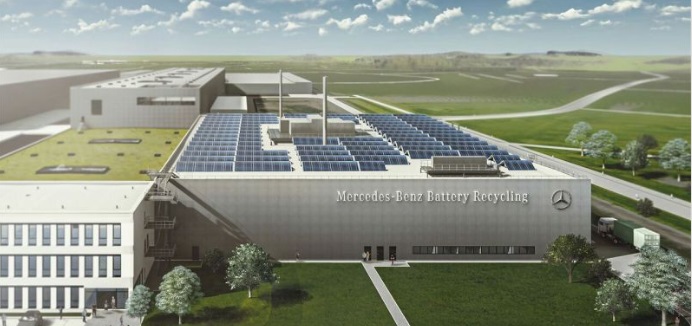 Mercedes apre il primo impianto europeo di riciclaggio batterie: recupererà il 96% dei materiali