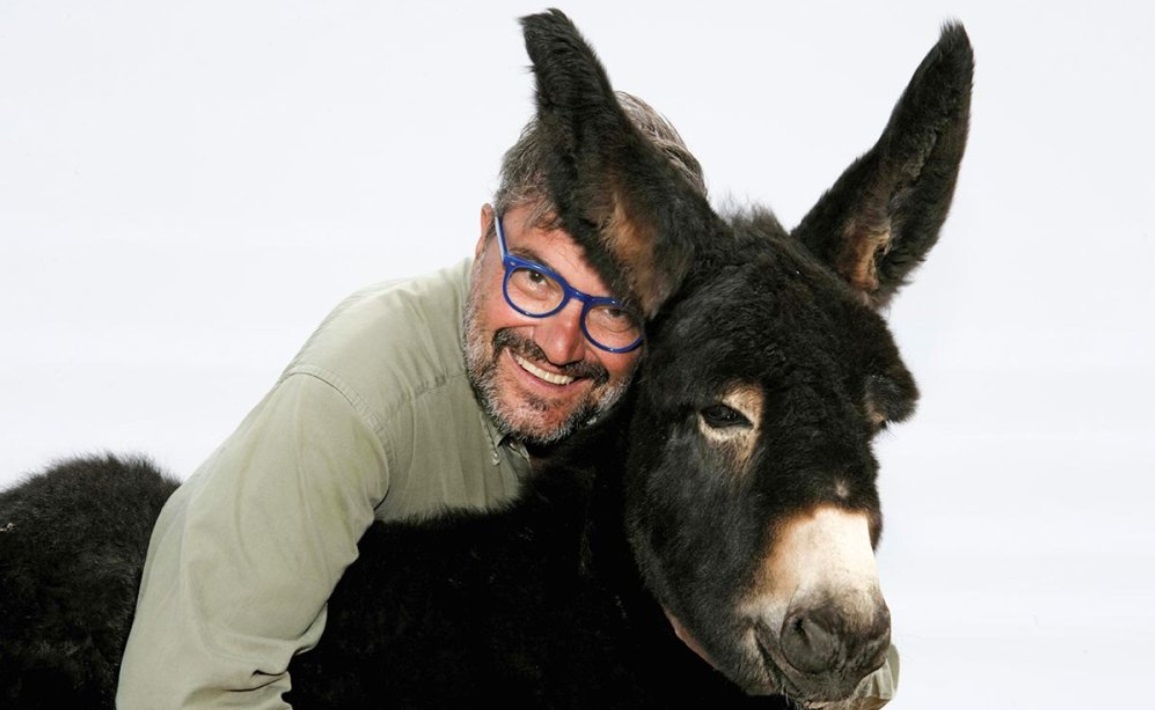 Milano celebra Oliviero Toscani: “Viva Oliviero!”: una grande mostra con le sue foto più belle a Palazzo Reale. L’evento