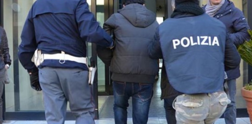 Milano – Rapinatore seriale ha i sensi di colpa e si fa arrestare: “Non riuscivo a smettere”