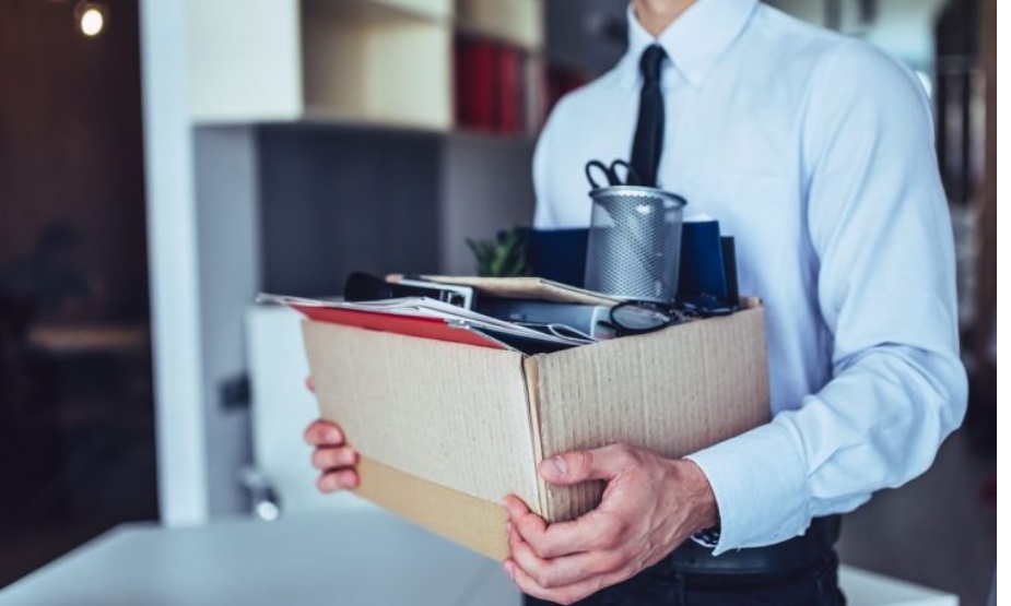 Milano – Il Tribunale dà ragione al bancario: “Costretto a non far nulla” e licenziato due volte. Sarà risarcito con mezzo milione