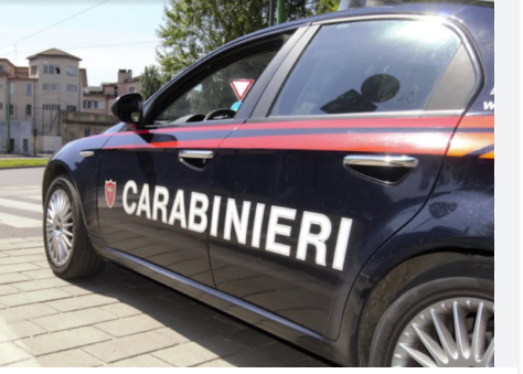 Milano, paura in centro – Accerchiato da 10 persone, ragazzo rapinato