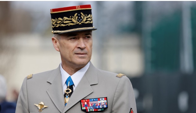 Rischio guerra in Europa – Il capo di Stato Maggiore francese avverte: “Un’Europa indebolita può diventare un animale braccato”