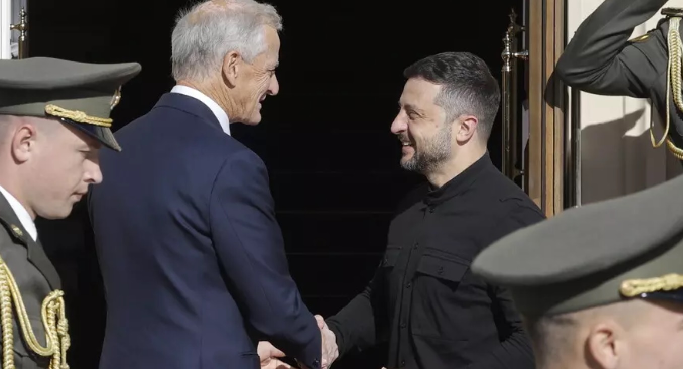 Norvegia: 8,5 miliardi di dollari di aiuti nel 2026 all’Ucraina: così il Paese scandinavo ‘blinda’ i profitti del proprio gas – La strategia