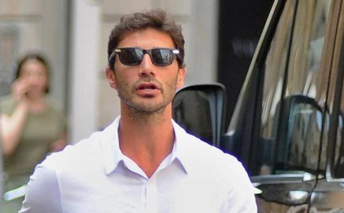 Milano – Anche Stefano De Martino rapinato in strada: gli rubano l’orologio da 40mila euro: “Lasciami o ti sparo”