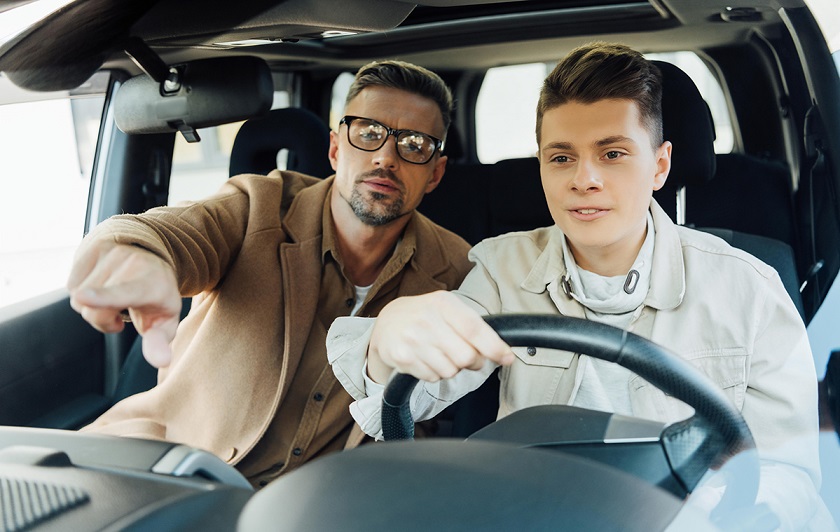 Patente già a 17 anni e multe più dure – Ecco le nuove regole UE