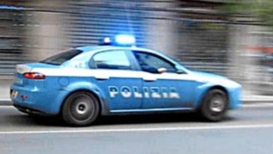 Milano – Violenza in strada: donna aggredita, gettata a terra e rapinata. Cosa è successo
