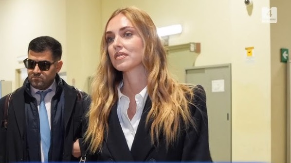 Milano – Chiara Ferragni in Tribunale per la ‘finta’ beneficenza all’ospedale: “E’ una fase delicata”