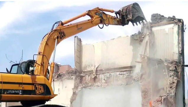 Milano – Sarà demolita la scuola dove fu commesso un omicidio – Il costo? 3 milioni di euro