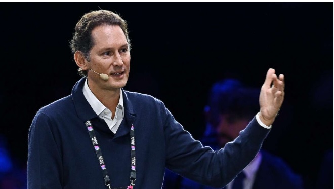 John Elkann dopo la vendita di Gedi accelera il suo addio all’Italia – Ecco tutte le cessioni  (e le nuove strategie internazionali)