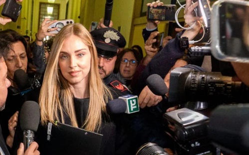 Chiara Ferragni è stata assolta nel processo per truffa aggravata. Lei si commuove: “Finisce un incubo, riprendo la mia vita