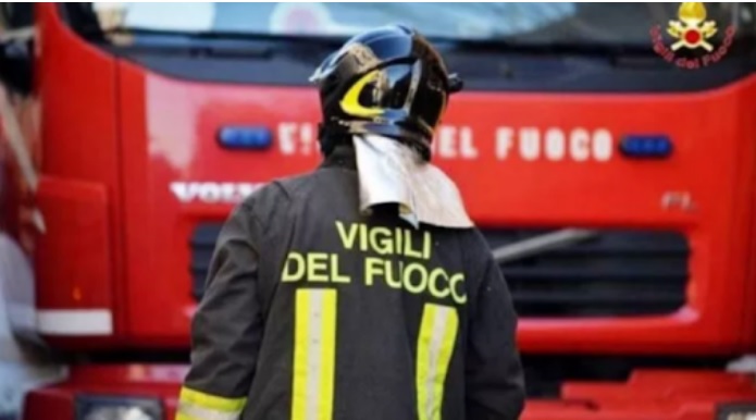 Milano – Paura a scuola: spray urticante nell’aria, studenti e docenti evacuati. Ci sono intossicati