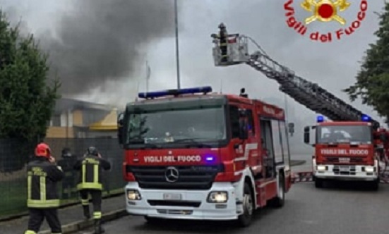 Paura a Milano – Incendio all’ospedale Sacco: in fiamme gli spazi per esami e visite. Evacuati pazienti e personale. Cosa è successo