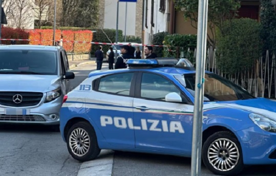 Orrore in Lombardia – Uccide a coltellate la moglie, poi chiama la figlia e confessa: “L’ho uccisa”