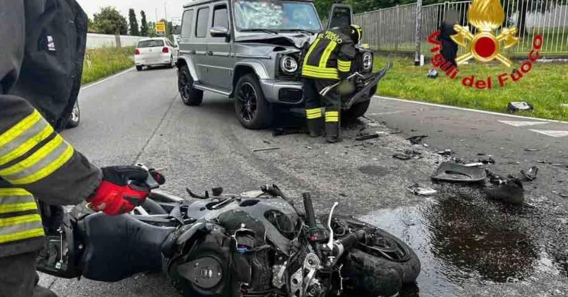 Lombardia – Tremendo scontro fra moto e Suv. Motociclista gravissimo