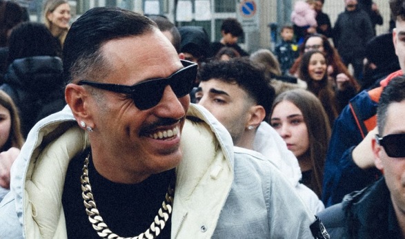 Milano – La Barona capitale per un giorno! Successo per il concerto di Marracash a prezzi popolari. E migliaia di euro raccolti per il quartiere