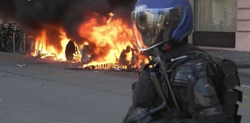 G7 a Evian – Subito scontri fra Black block e polizia. Fiamme, lancio di pietre e gas lacrimogeni