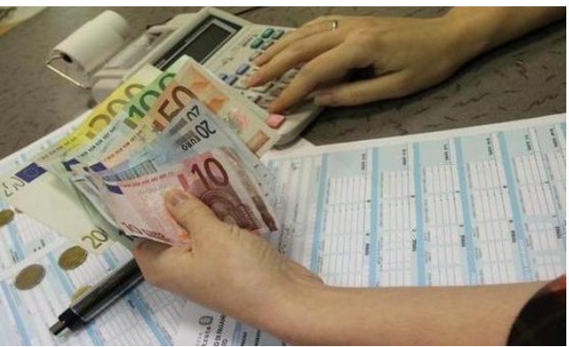 Tasse degli Italiani: il 20% dei soldi versati finisce nelle pensioni – Ecco come vengono utilizzate le imposte