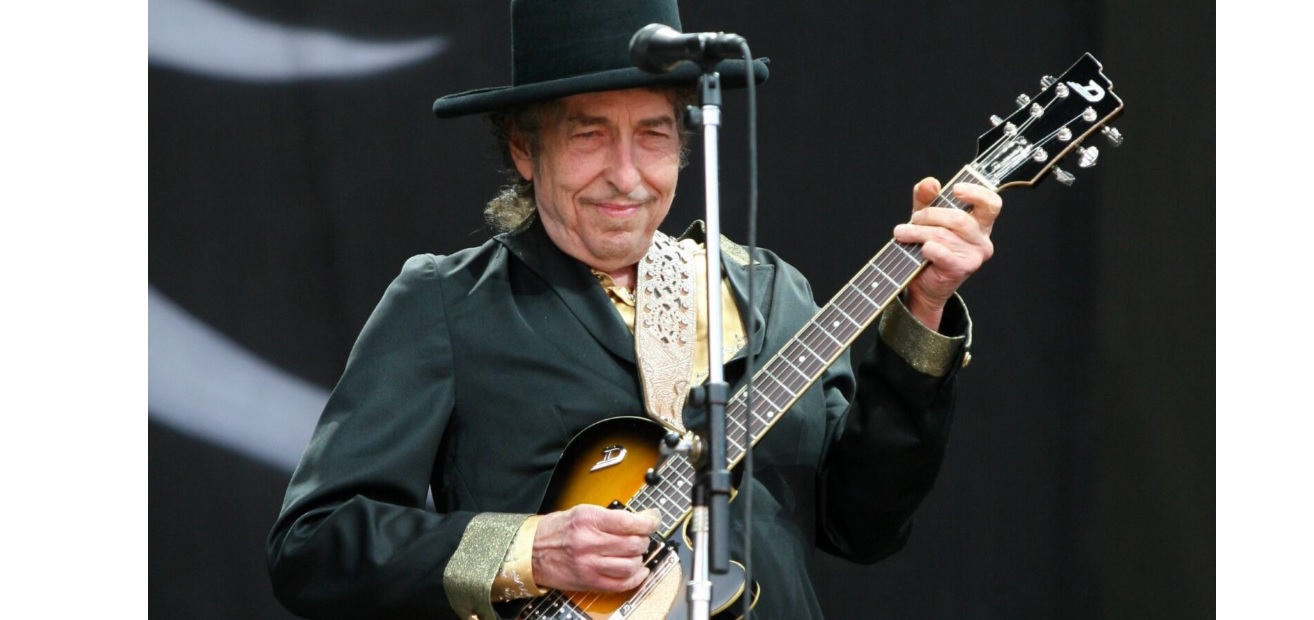 A Milano torna Bob Dylan – La leggenda del rock torna in concerto a 85 anni (e con il divieto di Smartphone)! L’evento