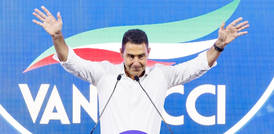Ora Vannacci punta Milano: “Presto il nostro candidato sindaco, con i militari ‘rastrelleremo’ Rogoredo”. Cosa ha detto