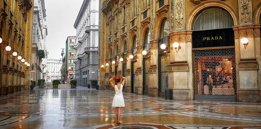 Milano o Parigi, qual è la capitale della moda? Parigi ha creato il sogno, Milano lo ha venduto al mondo. Ecco le differenze